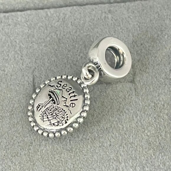 Pandora Seattle Space Needle Exclusive Charm - Picture 3 of 4
